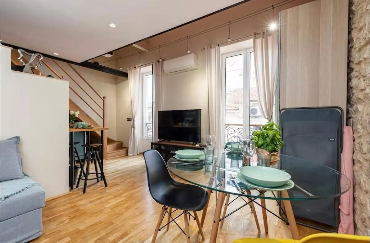 Duplex Center Of Nice With Ac 0*,